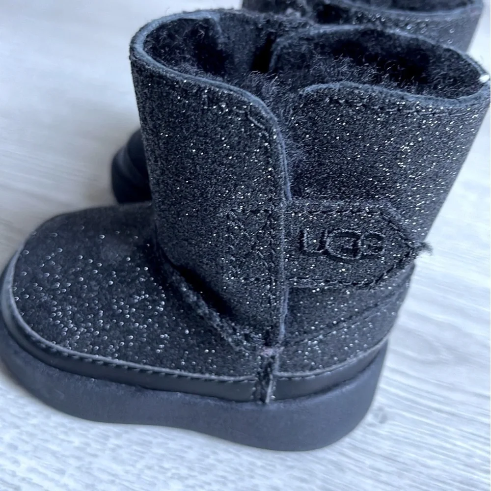 UGG baby girls